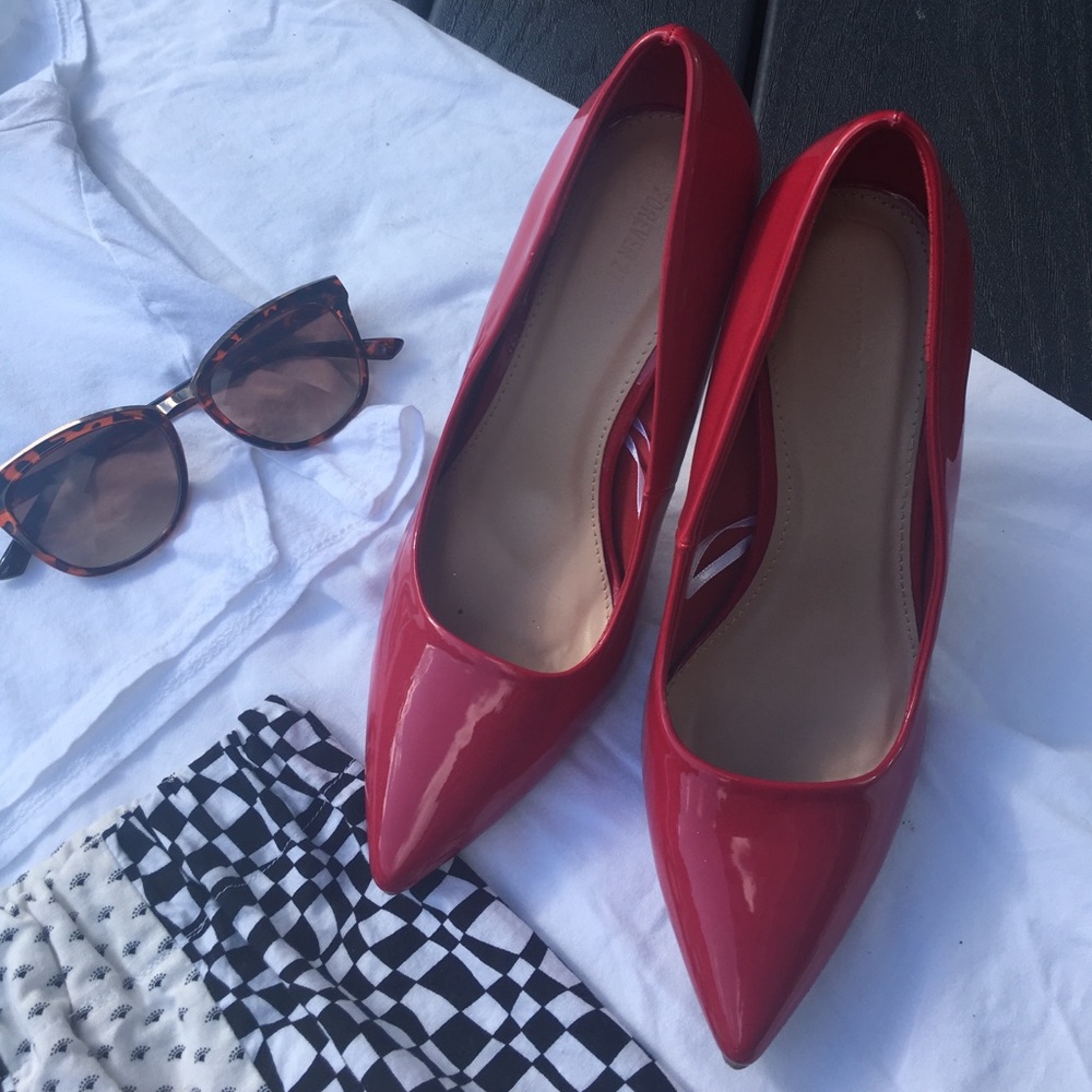 Red Heels - Picture 2 of 6